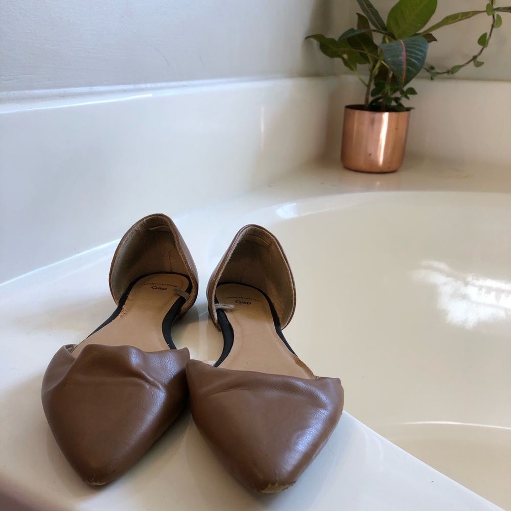 GAP tan flats